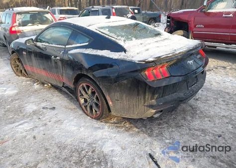 2024 Ford Mustang Ecoboost Fastback z USA, uszkodzony, nr VIN 1FA6P8TH2R5102802